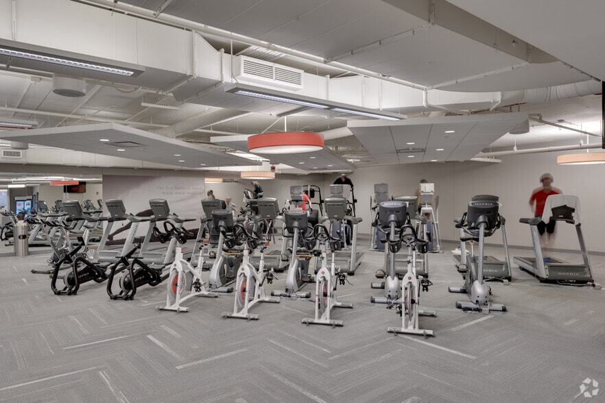 1701 Golf Rd, Rolling Meadows, IL à louer - Photo intérieure - Image 3 de 38