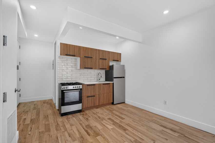 22 Patchen Ave, Brooklyn, NY for sale - Building Photo - Image 3 of 13