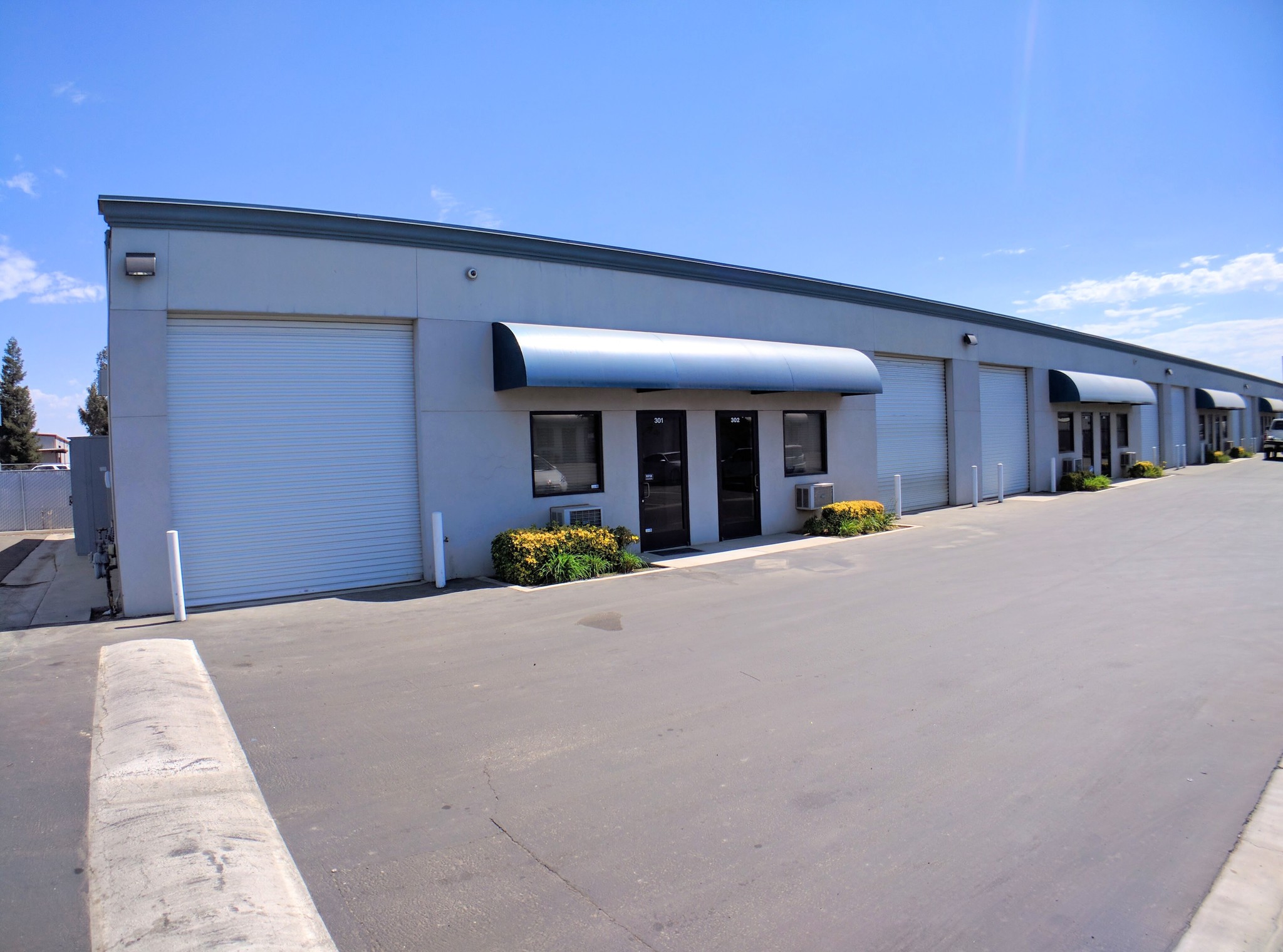 3335 Pegasus Dr, Bakersfield, CA for lease Primary Photo- Image 1 of 6