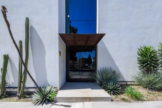 3331 Ocean Park Blvd, Santa Monica, CA à louer Photo du bâtiment- Image 1 de 10