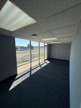 605 E Palace Pky, Grand Prairie, TX for lease Interior Photo- Image 2 of 7