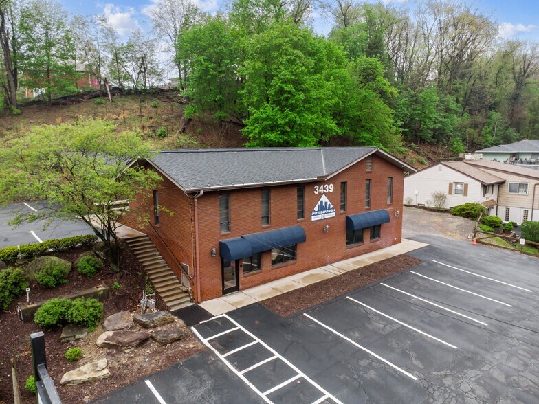 3439 Babcock Blvd, Pittsburgh, PA à vendre - Photo du bâtiment - Image 3 de 23