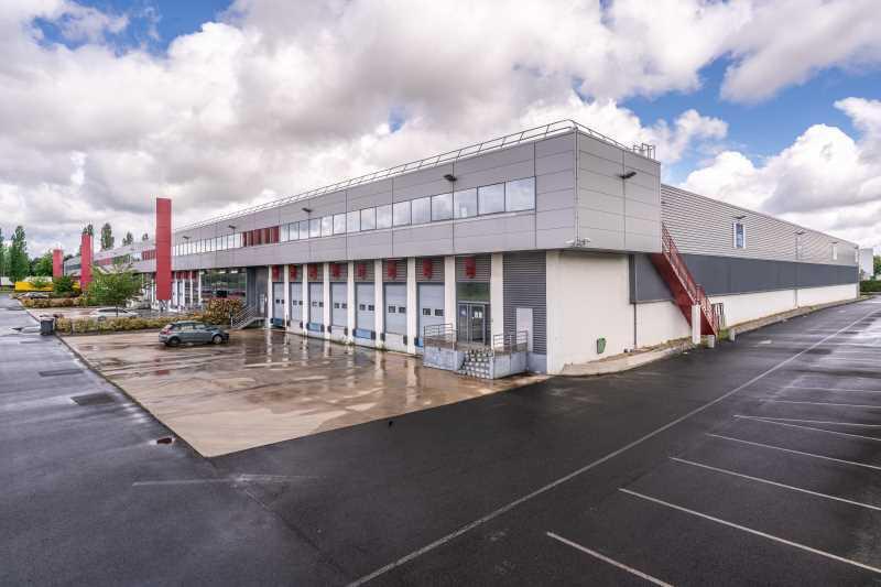 8-10 Avenue D'Oceanie, Les Ulis à louer - Photo du bâtiment - Image 2 de 9