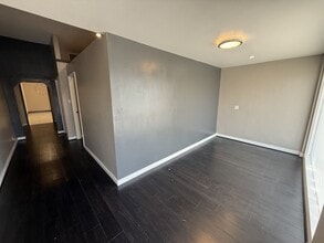 4017-4029 W Burbank Blvd, Burbank, CA à louer Photo intérieure- Image 2 de 10