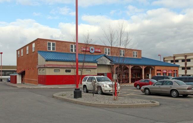 Plus de détails pour 830 Jefferson Rd, Rochester, NY - Commerce de détail à louer