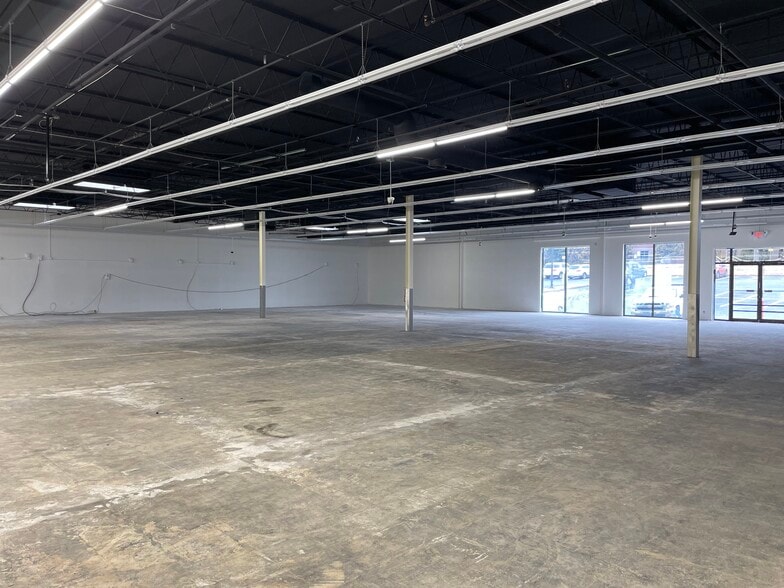 3429 Covington Hwy, Decatur, GA for lease - Interior Photo - Image 2 of 4