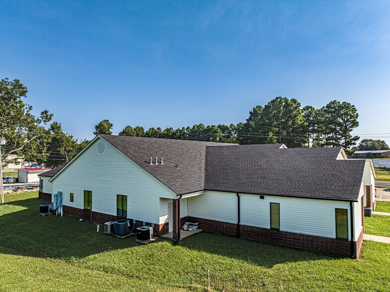 1821 E Main St, Mountain View, AR à vendre - Photo du bâtiment - Image 3 de 12