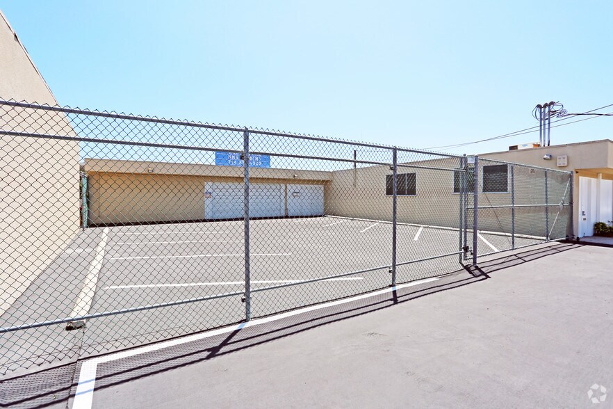 10662 Stanford Ave, Garden Grove, CA à louer - Photo du bâtiment - Image 3 de 3
