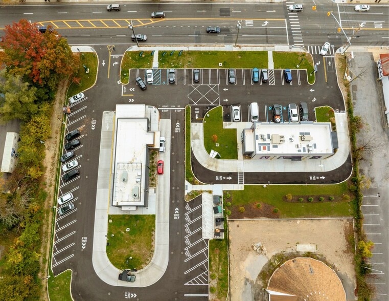 Starbucks & Taco Bell, Franklin Square portfolio of 2 properties for sale on LoopNet.ca - Aerial - Image 3 of 12