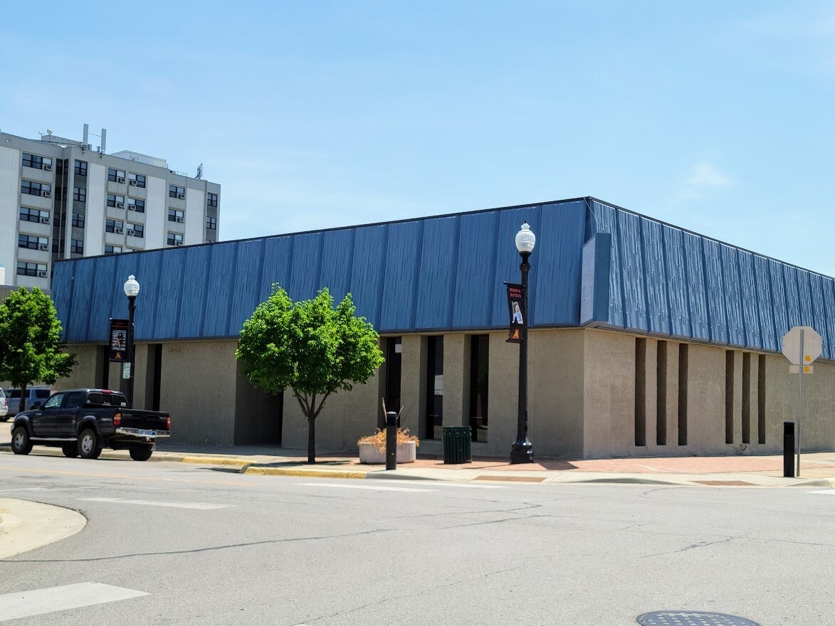 734 Commercial St, Atchison, KS for sale Primary Photo- Image 1 of 1