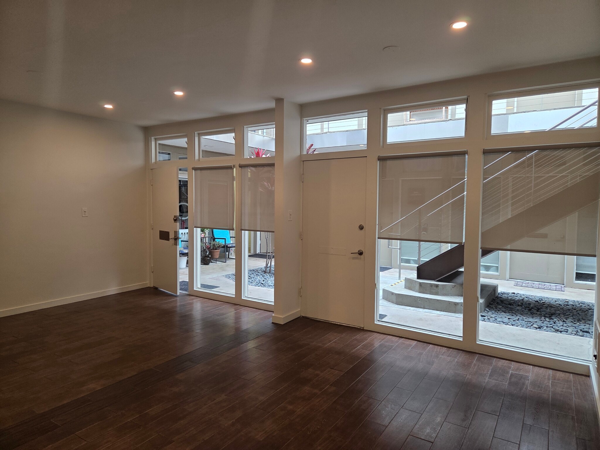 8217 Beverly Blvd, Los Angeles, CA for lease Interior Photo- Image 1 of 3