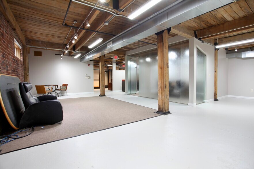 508 W 5th St, Charlotte, NC for lease - Building Photo - Image 2 of 11