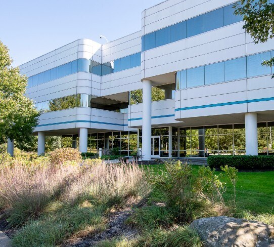 31500 Solon Rd, Solon, OH à louer - Photo du bâtiment - Image 2 de 13