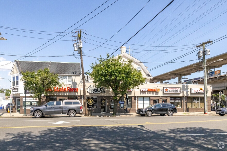 2-10 Merrick Ave, Merrick, NY for sale - Building Photo - Image 3 of 8