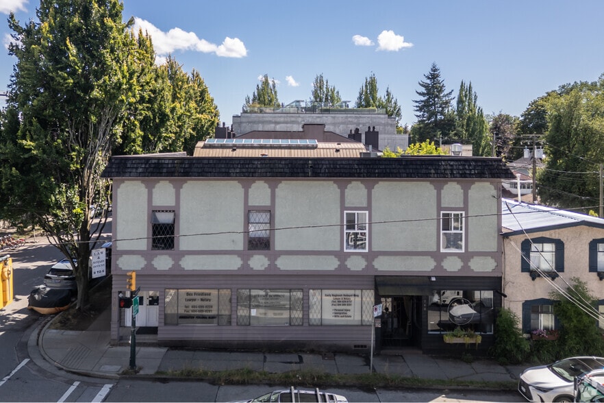 700-708 W 16th Ave, Vancouver, BC for lease - Building Photo - Image 2 of 3
