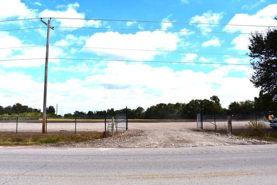 8911 FM 524 Rd, Sweeny, TX à louer - Photo du bâtiment - Image 2 de 21