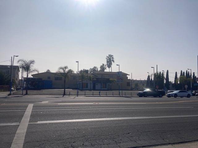 3300 E Pacific Coast Hwy, Long Beach, CA à louer - Photo du bâtiment - Image 2 de 6