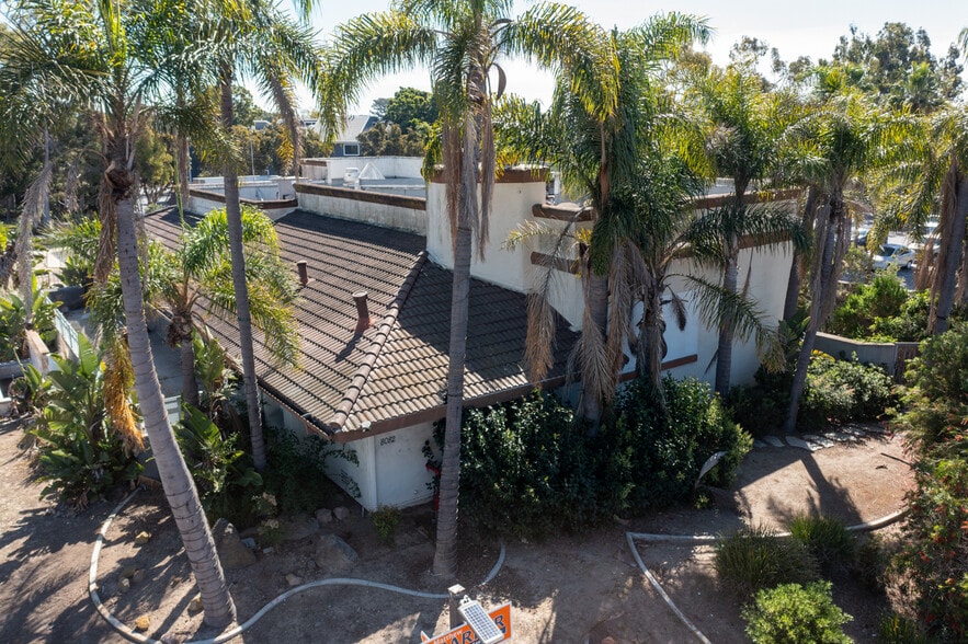 8082 Adams Ave, Huntington Beach, CA à vendre - Photo du bâtiment - Image 3 de 14
