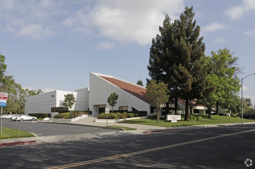 90 Rose Orchard Way, San Jose, CA for lease - Primary Photo - Image 1 of 2