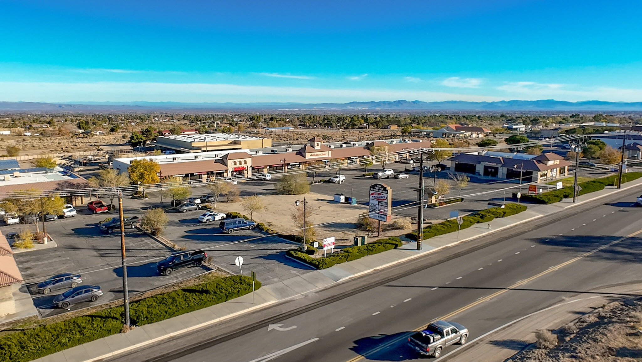 3936 Phelan Rd, Phelan, CA for lease Primary Photo- Image 1 of 2