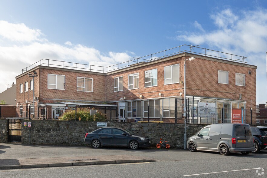 9-11 Mount Crescent, Downpatrick à vendre - Photo du bâtiment - Image 2 de 7