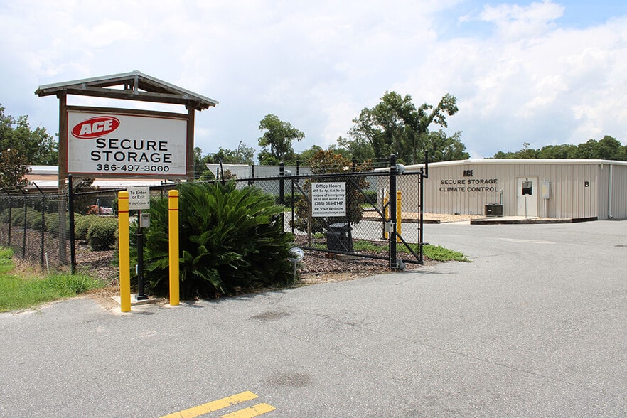 Ace Secure Storage portfolio of 1 properties for sale on LoopNet.ca - Building Photo - Image 1 of 4