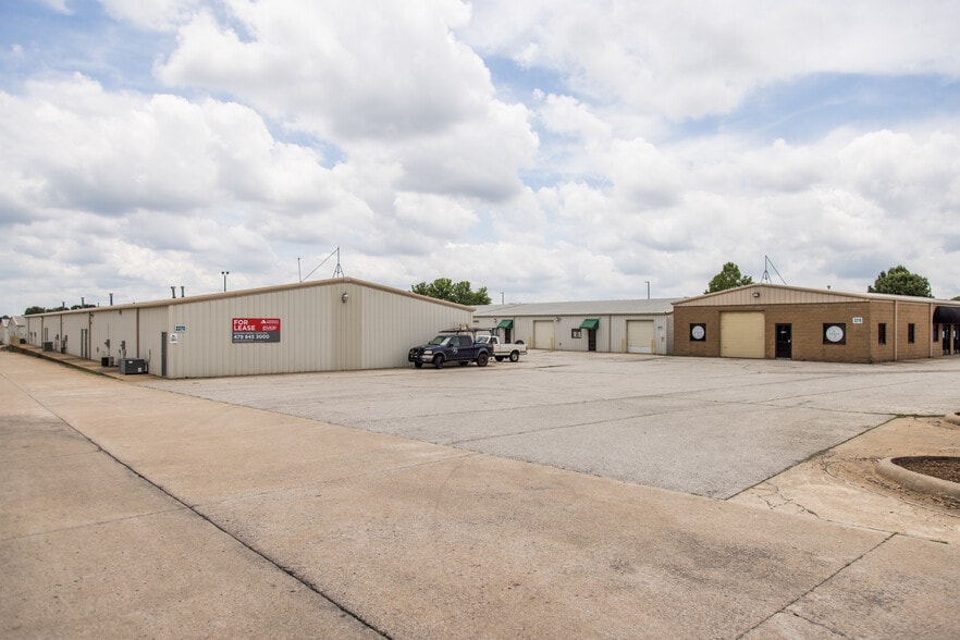 2380 Worth Ln, Springdale, AR à vendre - Photo principale - Image 1 de 3