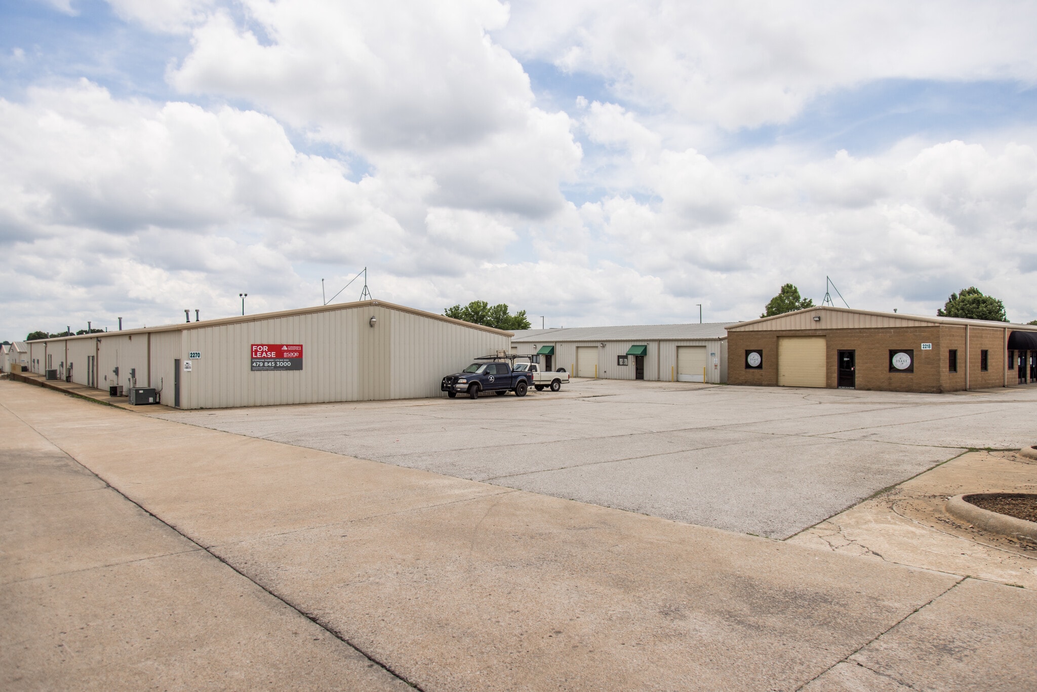2380 Worth Ln, Springdale, AR à vendre Photo principale- Image 1 de 4