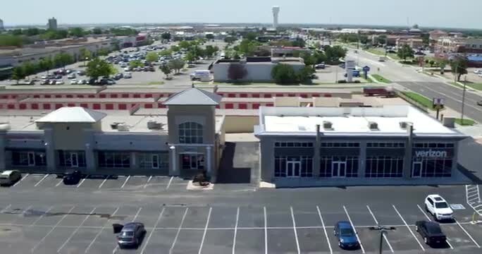 3303 S Boulevard St, Edmond, OK à louer - Vidéo sur l’inscription commerciale - Image 2 de 2