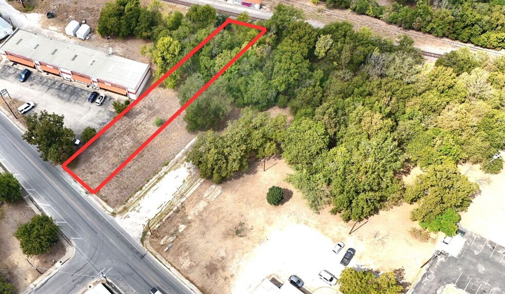 209 Cheatham Street, San Marcos, TX à vendre - Photo du bâtiment - Image 3 de 6