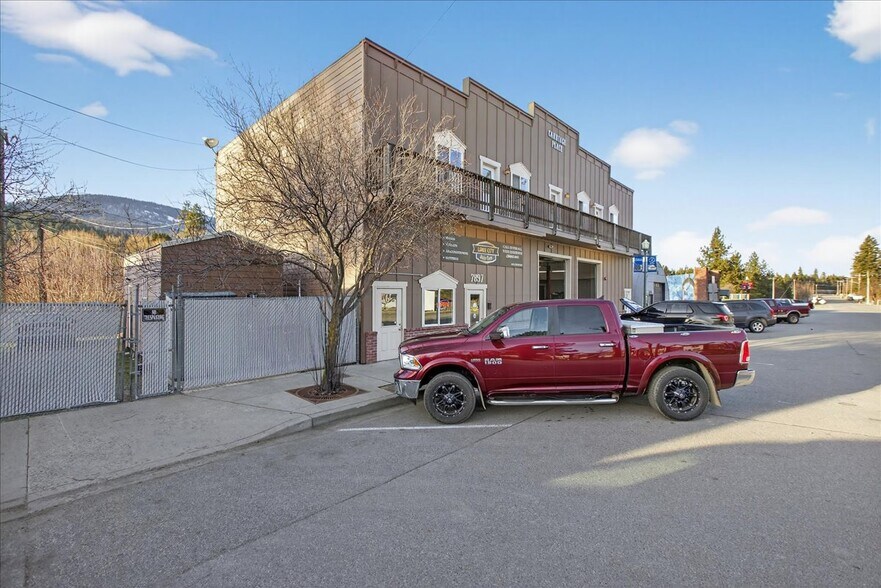 7897 W Main St, Rathdrum, ID à vendre - Photo du bâtiment - Image 3 de 19