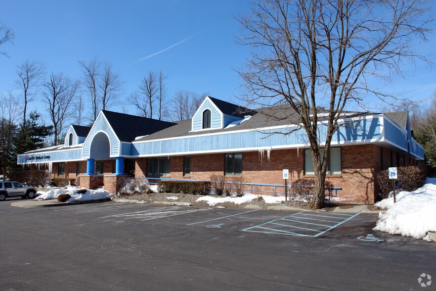 2 Chelsea Pl, Clifton Park, NY à vendre - Photo du bâtiment - Image 2 de 103