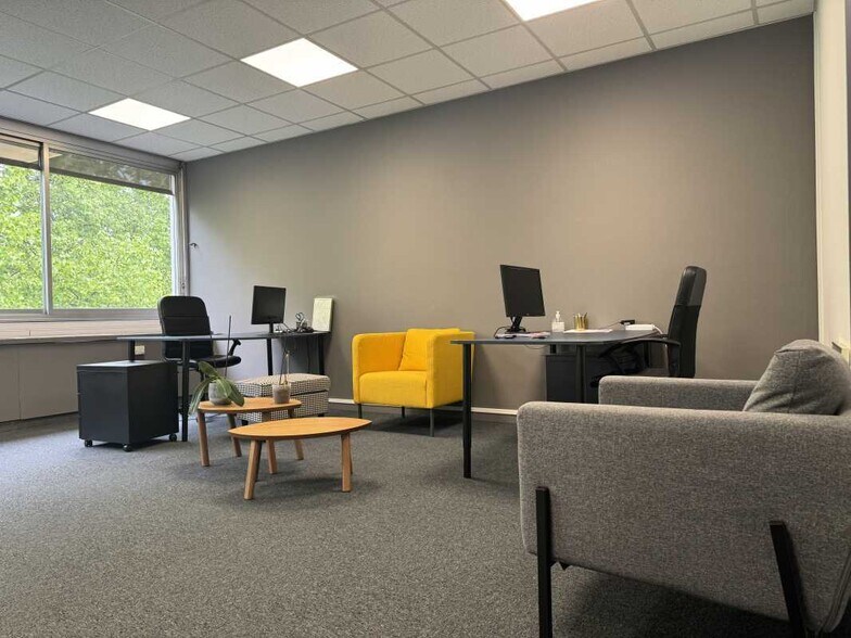 3 Avenue Condorcet, Villeurbanne for lease - Interior Photo - Image 1 of 16
