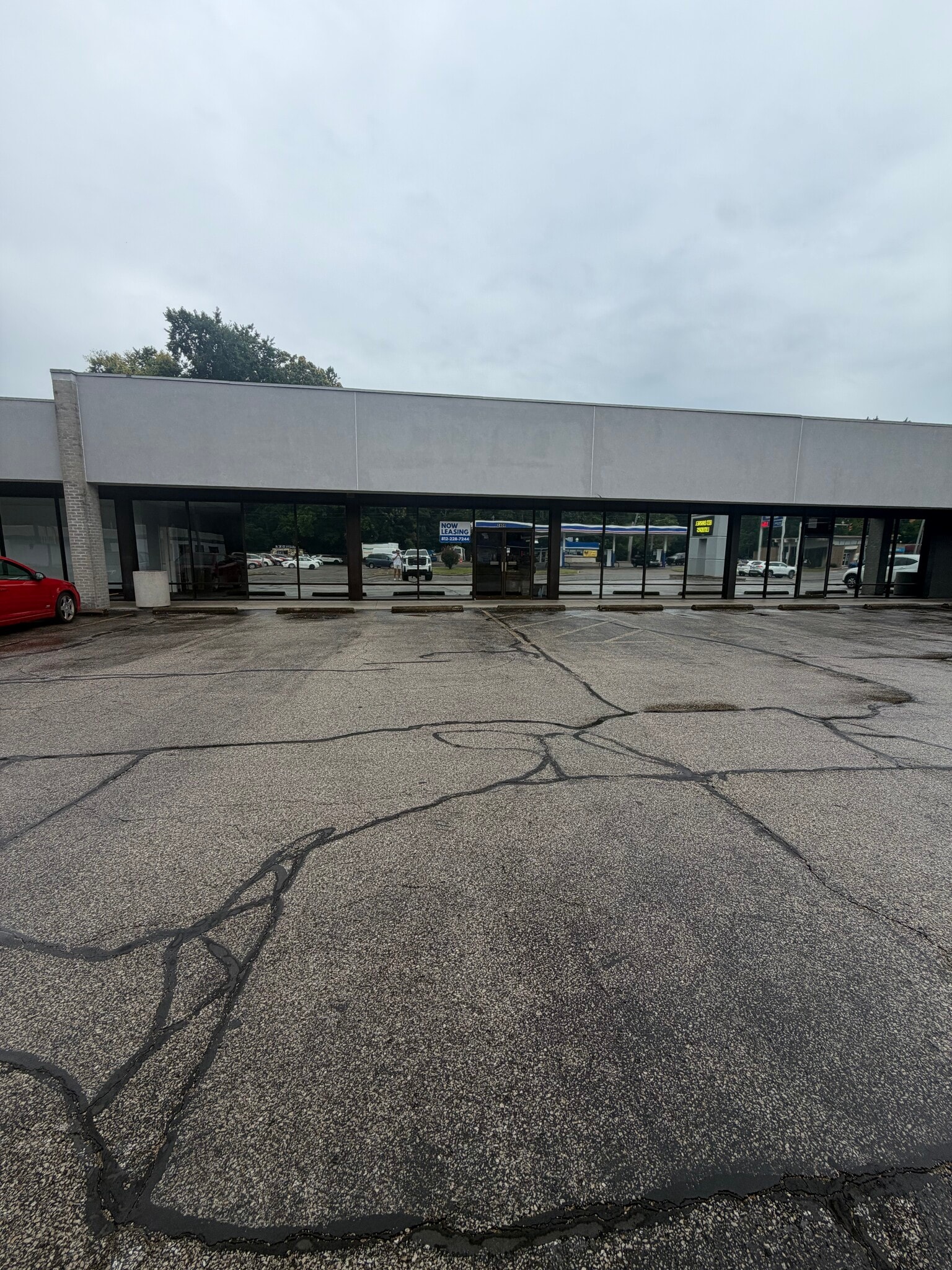 2401-2521 Washington Ave, Evansville, IN for lease Building Photo- Image 1 of 6