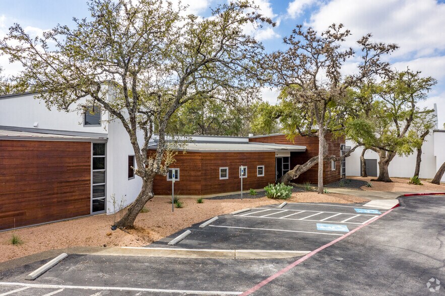 120 Chula Vis, San Antonio, TX à vendre - Photo du bâtiment - Image 2 de 20