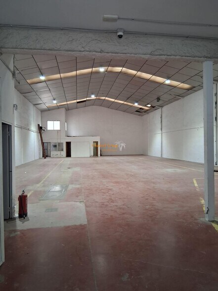 Industrial in Elche, Alicante for lease - Primary Photo - Image 2 of 3
