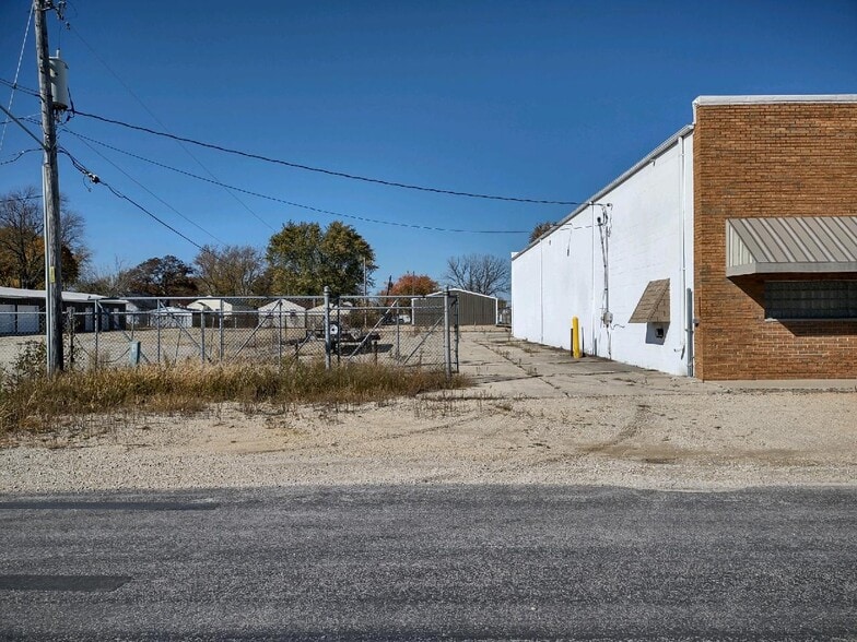 103 Quarry Rd, Rochelle, IL for sale - Building Photo - Image 2 of 27