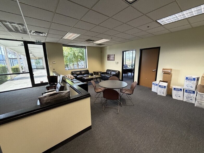 208 Maurin Rd, Chehalis, WA à louer - Photo du bâtiment - Image 3 de 6