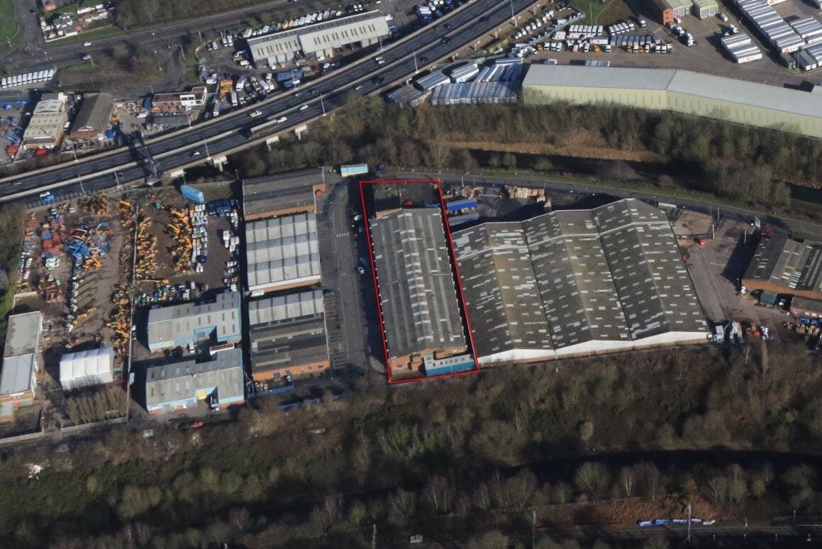 Summit Crescent, Smethwick à louer Photo du bâtiment- Image 1 de 18