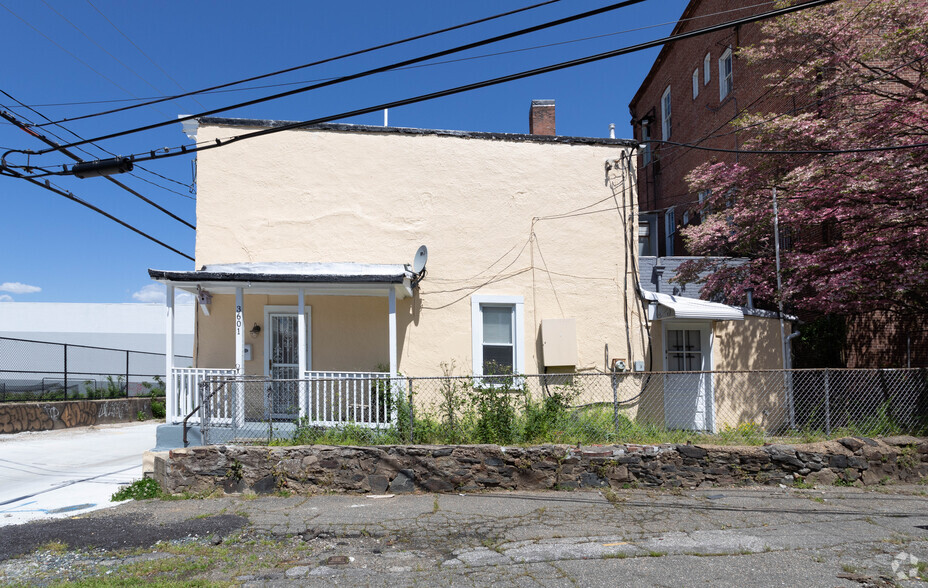 3601 Cairnes Ln, Baltimore, MD for sale - Building Photo - Image 3 of 5