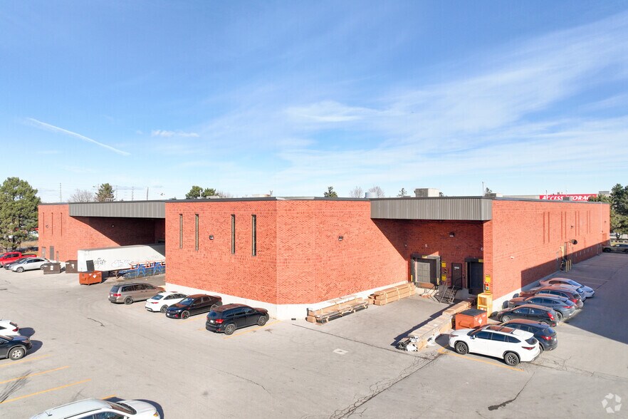 110 Cochrane Dr, Markham, ON à louer - Photo du bâtiment - Image 3 de 4