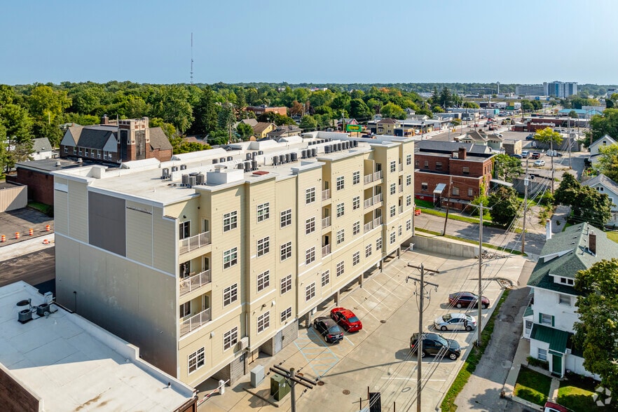 2222 E Michigan Ave, Lansing, MI à louer - Aérien - Image 2 de 3