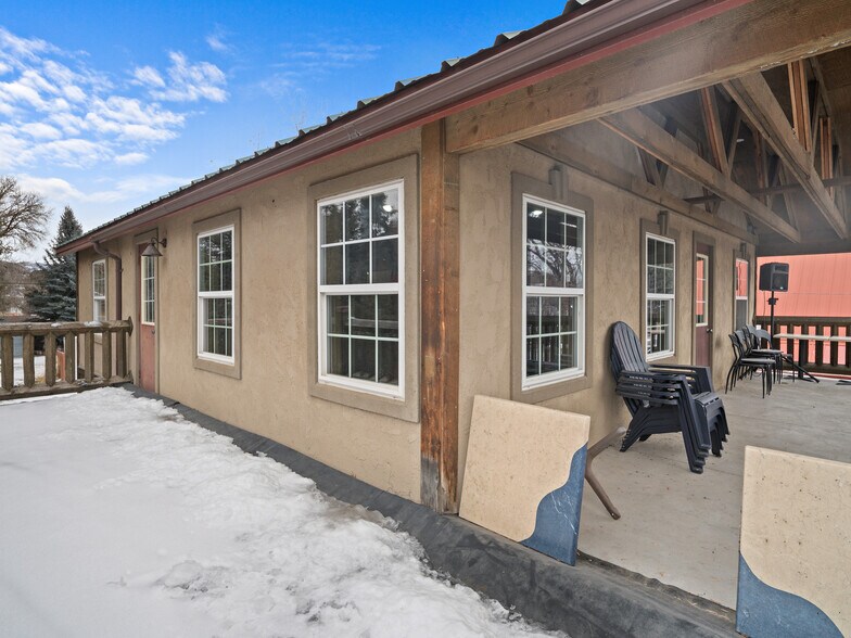 7355 E 200 S, Huntsville, UT à vendre - Photo du bâtiment - Image 2 de 27