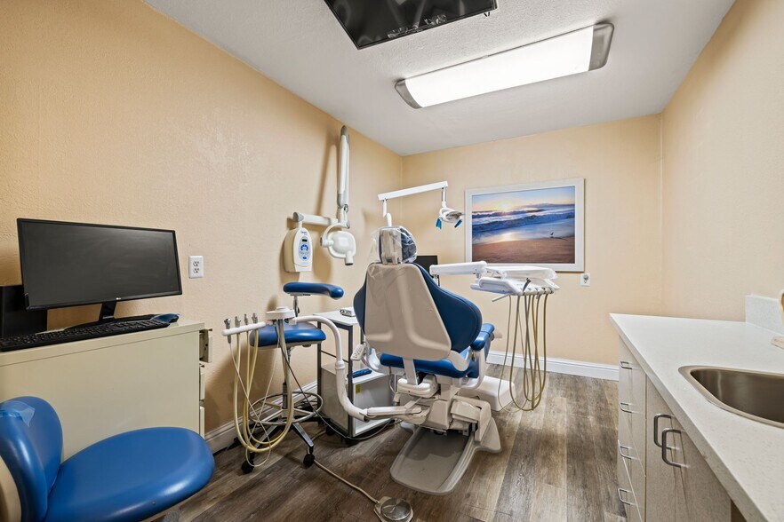 7001 Greenback Ln, Citrus Heights, CA à vendre - Photo du bâtiment - Image 3 de 18