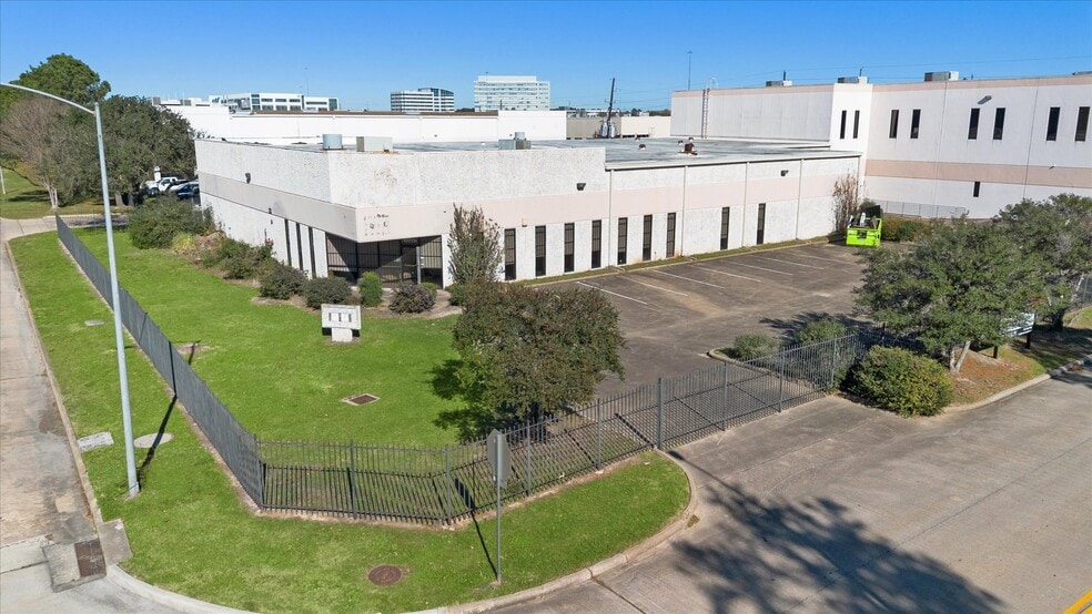 10770 Moss Ridge Rd, Houston, TX à louer - Photo du bâtiment - Image 2 de 4