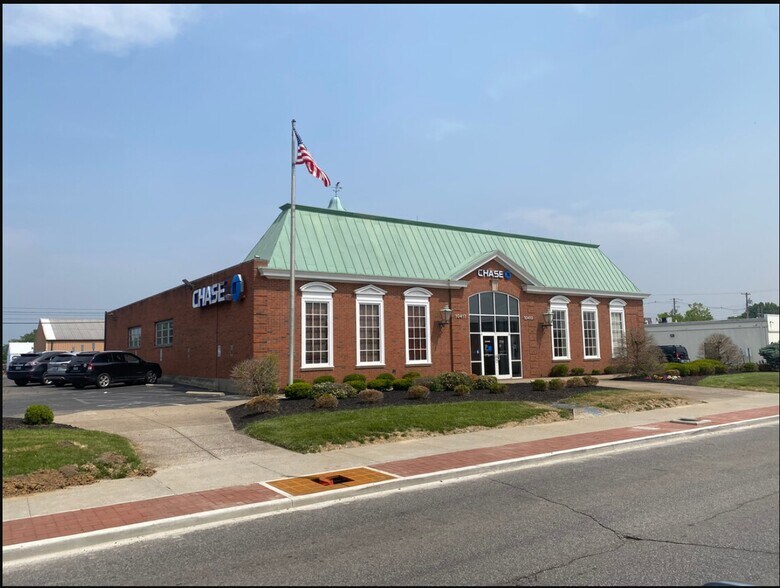 10417 Watterson Trl, Louisville, KY à louer - Photo du bâtiment - Image 2 de 7