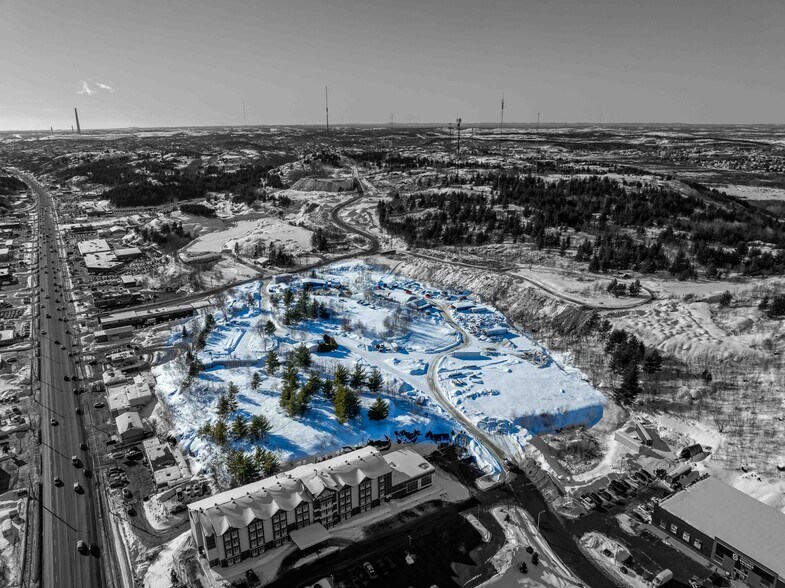 1212 Kingsway Av, Sudbury, ON à louer - Aérien - Image 2 de 13