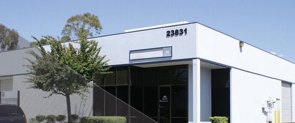 23851 Via Fabricante, Mission Viejo, CA for lease - Building Photo - Image 2 of 13