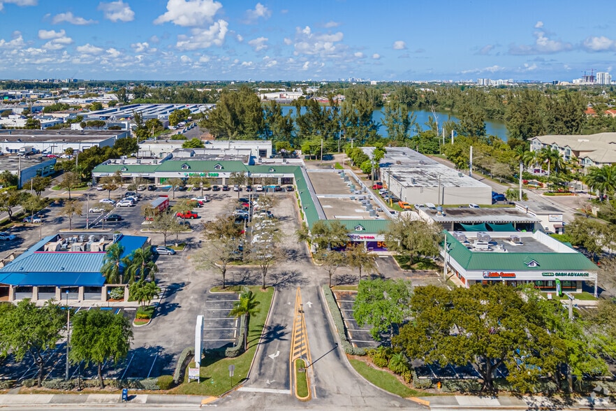 920-1020 W Hallandale Beach Blvd, Hallandale Beach, FL à louer - Aérien - Image 3 de 19
