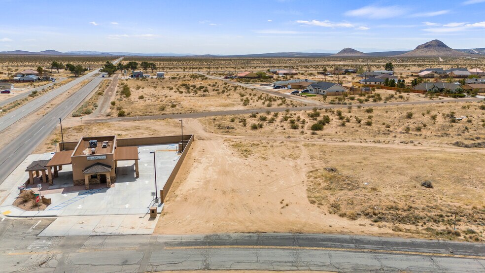 10622 S Loop Rd, California City, CA à vendre - Photo du bâtiment - Image 3 de 9